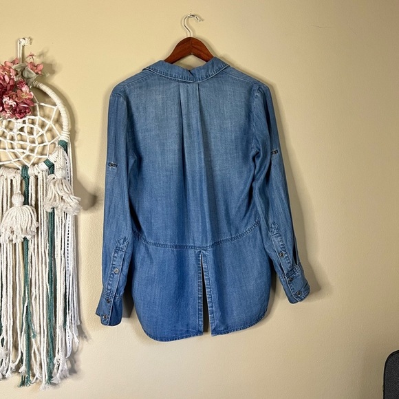 Anthropologie Cloth & Stone Chambray Split Back Shirt Blue Size XS - Picture 4 of 7